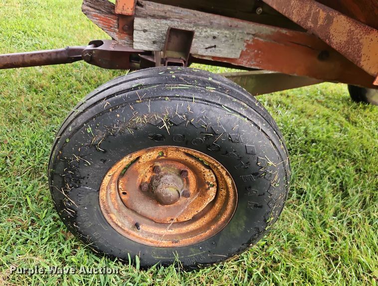 image for item EB8247 Gravity wagon