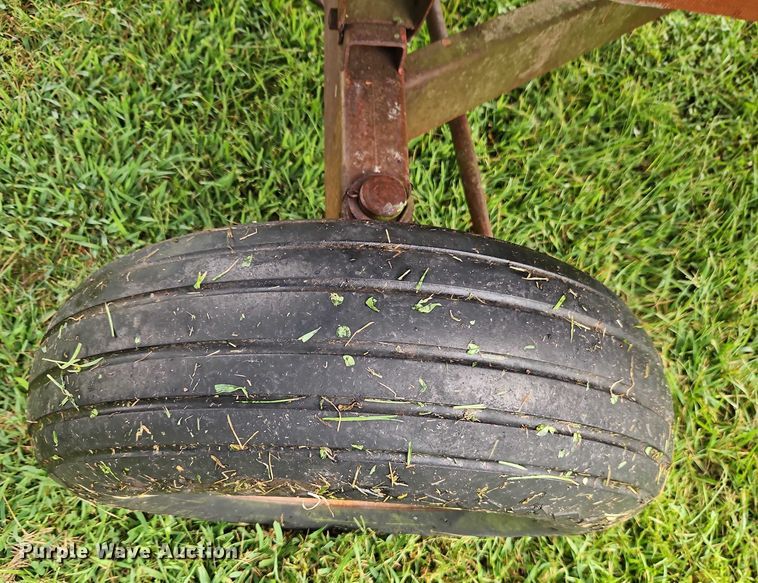 image for item EB8247 Gravity wagon