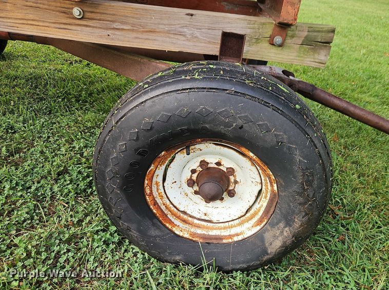 image for item EB8247 Gravity wagon