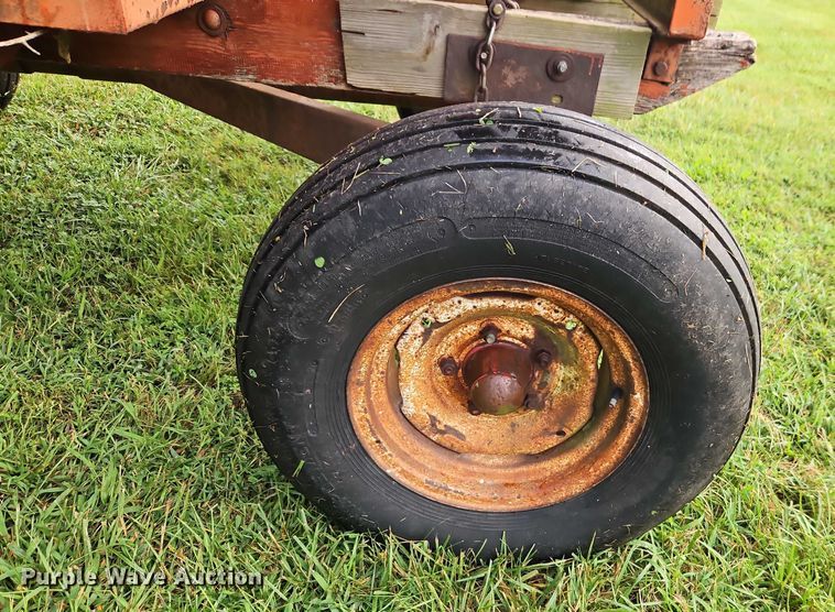 image for item EB8247 Gravity wagon