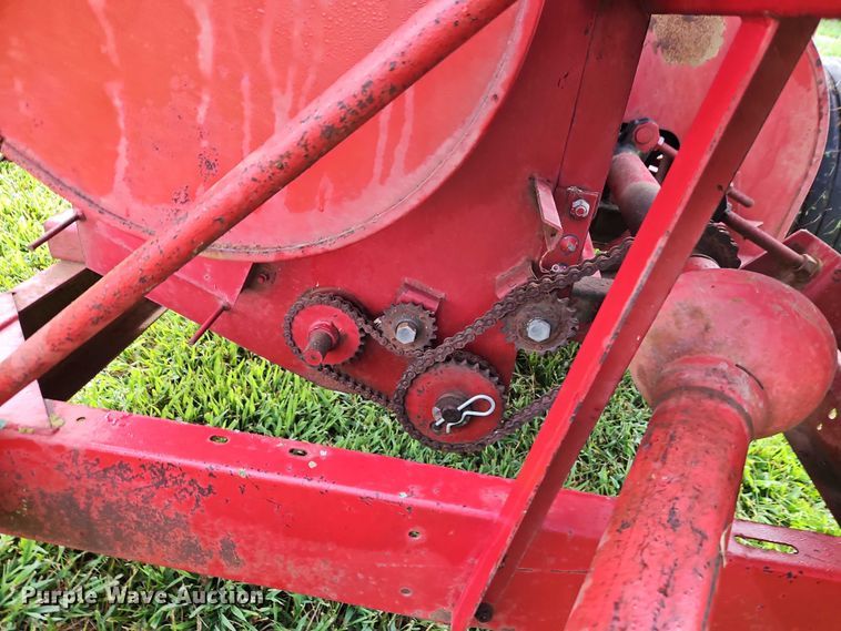 image for item EB8248 New Holland 354 feed grinder/mixer