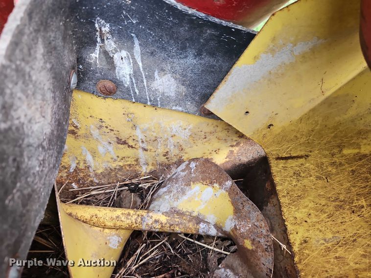 image for item EB8248 New Holland 354 feed grinder/mixer