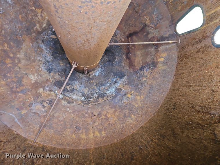 image for item EB8248 New Holland 354 feed grinder/mixer