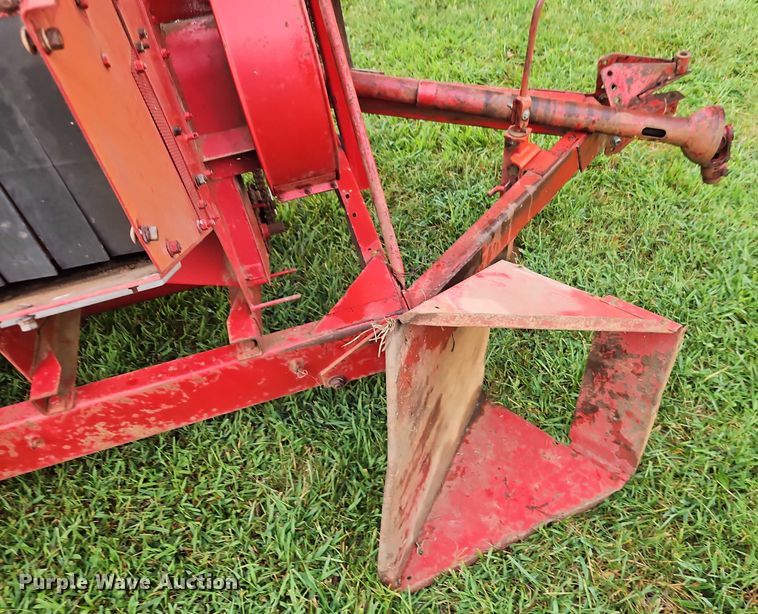 image for item EB8248 New Holland 354 feed grinder/mixer