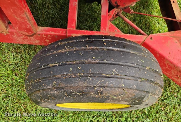 image for item EB8248 New Holland 354 feed grinder/mixer