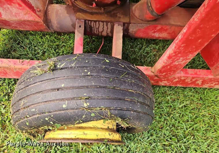 image for item EB8248 New Holland 354 feed grinder/mixer