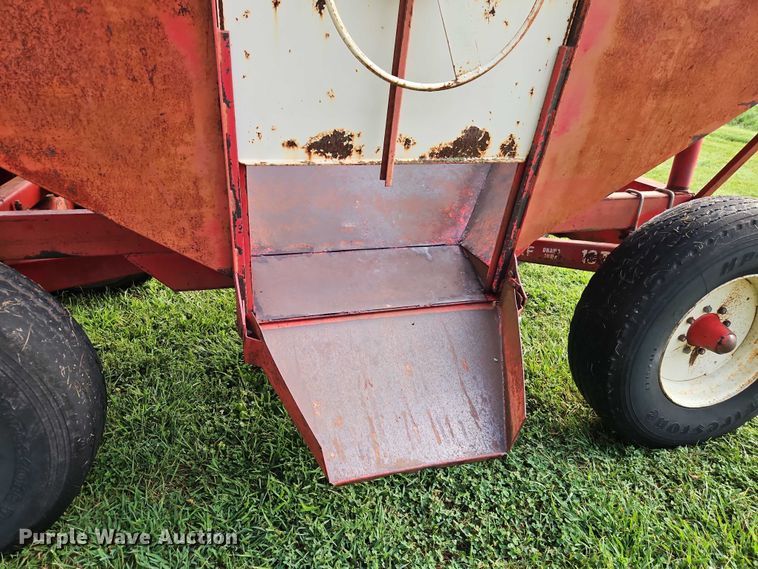 image for item EB8249 Westendorf gravity wagon