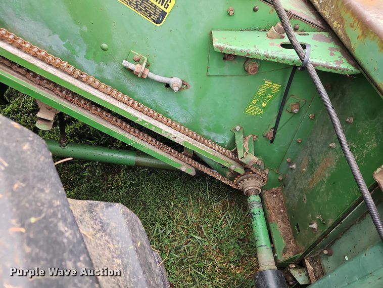 image for item EB8252 1981 John Deere 6620 combine