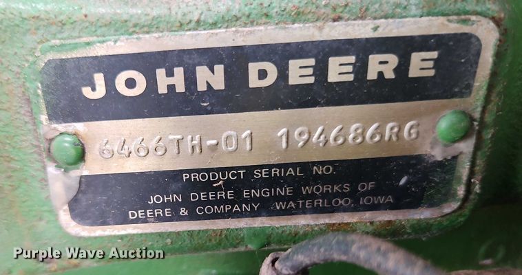 image for item EB8252 1981 John Deere 6620 combine