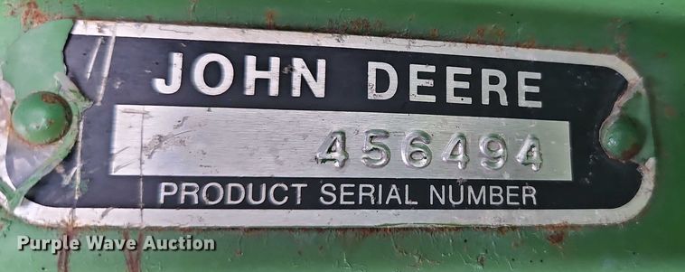 image for item EB8252 1981 John Deere 6620 combine