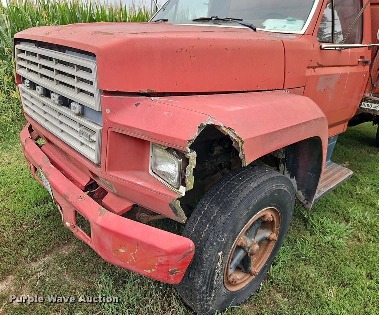 image for item EB8254 1980 Ford grain truck