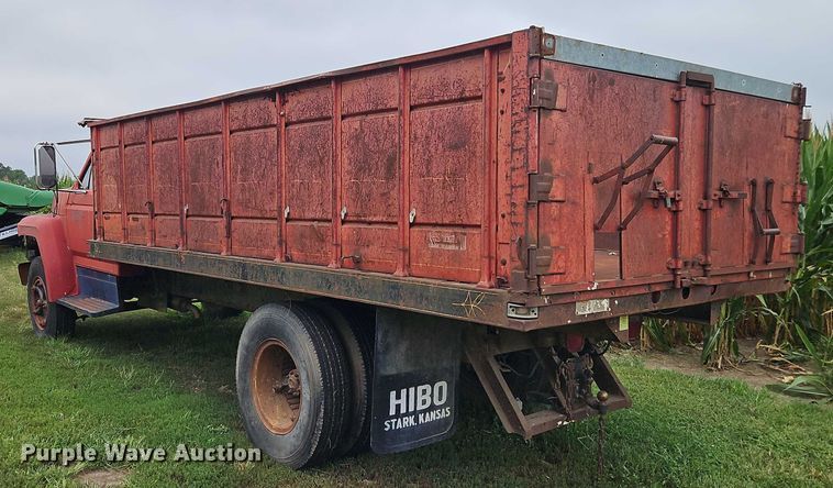 image for item EB8254 1980 Ford grain truck