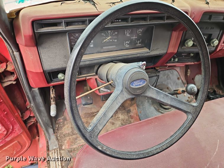 image for item EB8254 1980 Ford grain truck