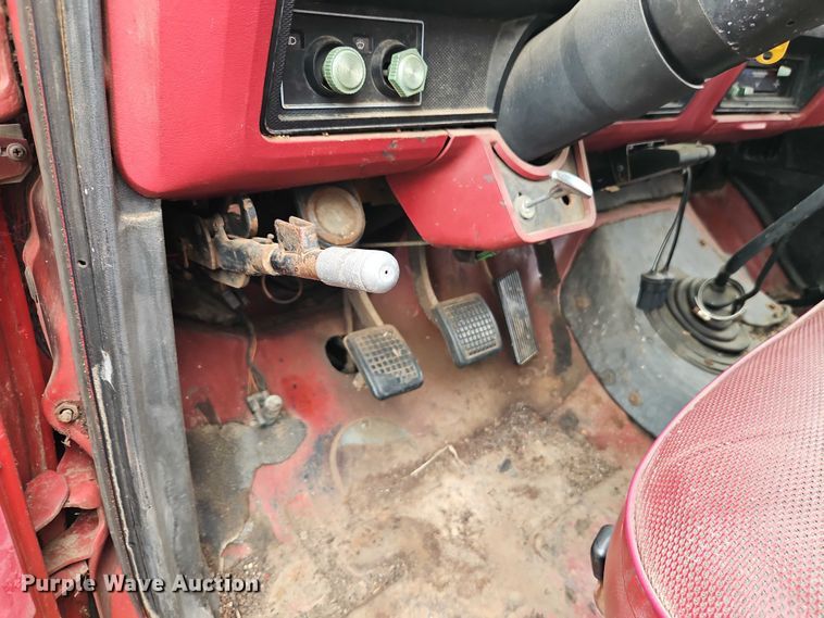 image for item EB8254 1980 Ford grain truck