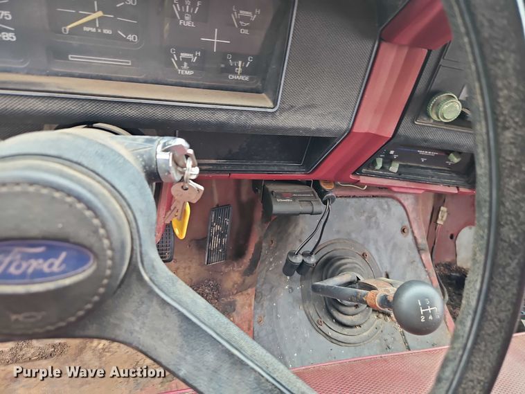 image for item EB8254 1980 Ford grain truck