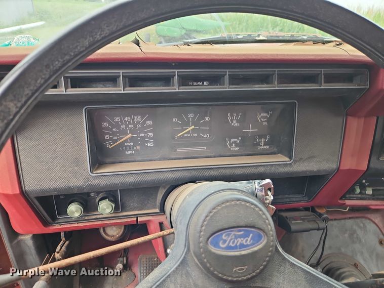 image for item EB8254 1980 Ford grain truck