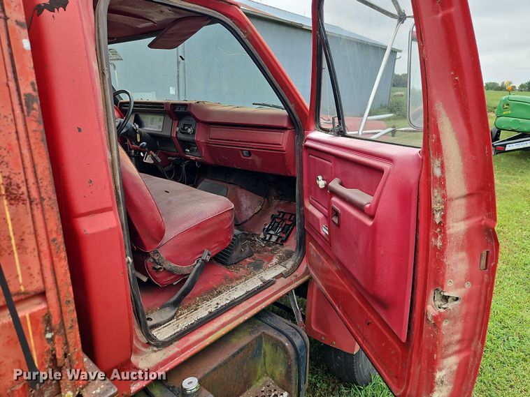 image for item EB8254 1980 Ford grain truck