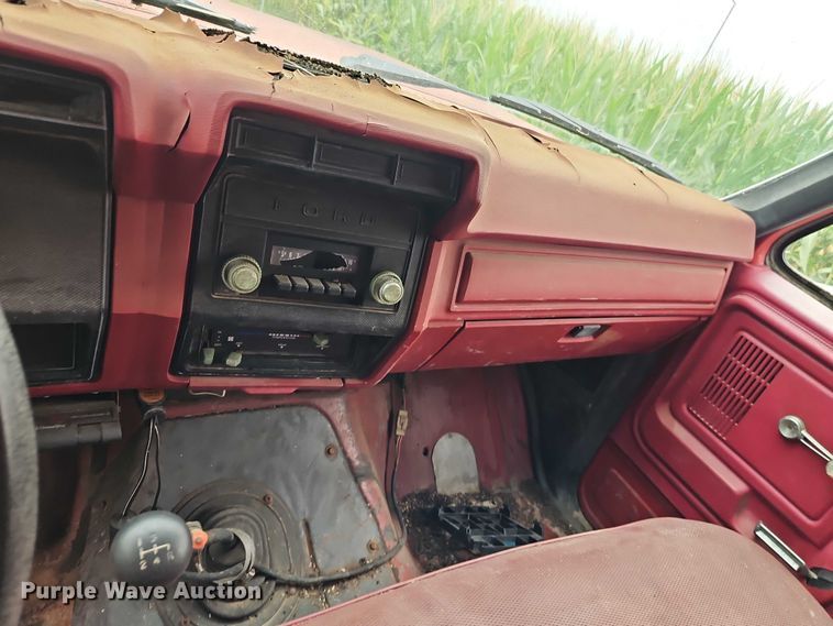 image for item EB8254 1980 Ford grain truck