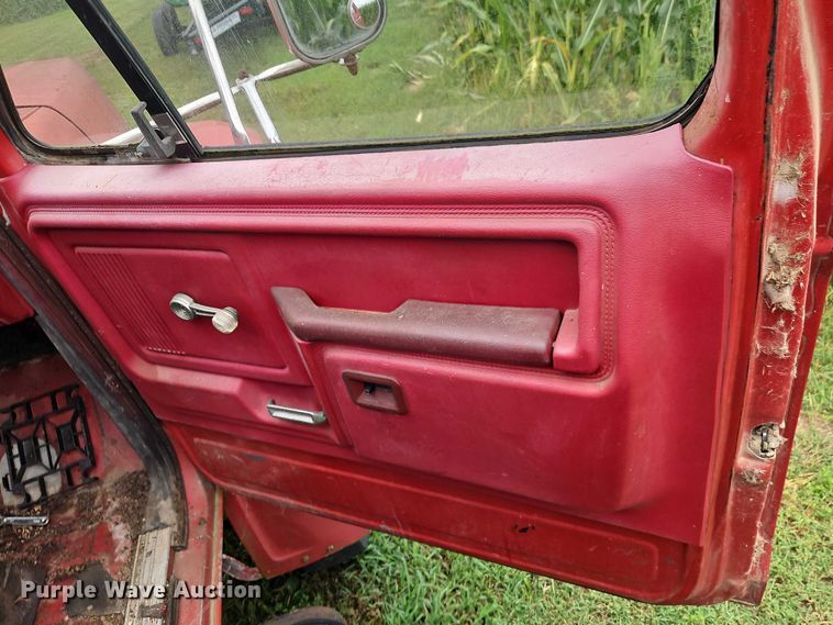 image for item EB8254 1980 Ford grain truck