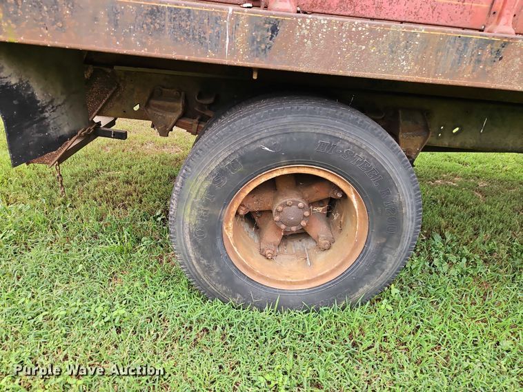 image for item EB8254 1980 Ford grain truck