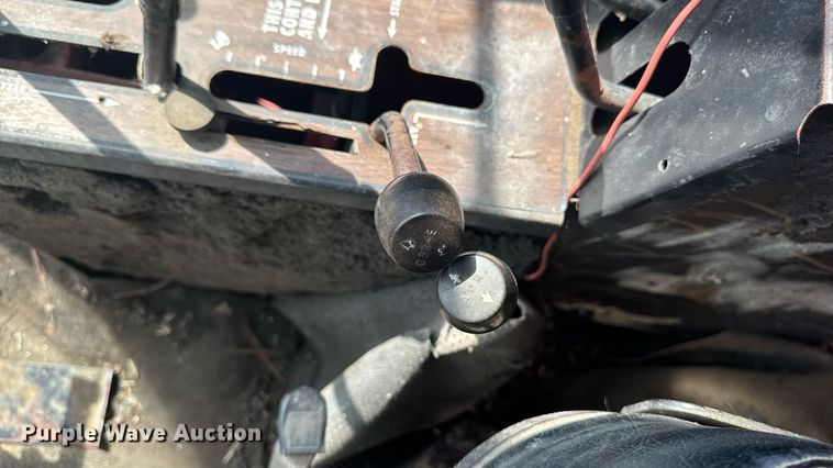 image for item ED1486 New Idea 708 forage harvester