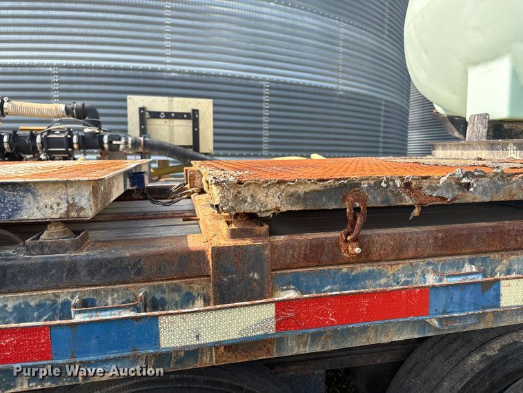 image for item ED4410 2000 TRAILERS flatbed trailer