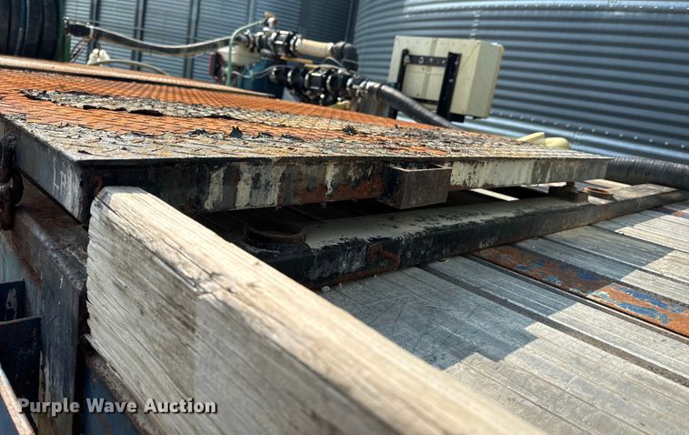 image for item ED4410 2000 TRAILERS flatbed trailer