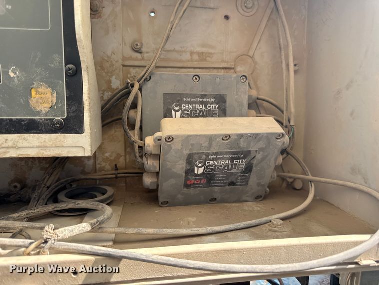 image for item ED4410 2000 TRAILERS flatbed trailer