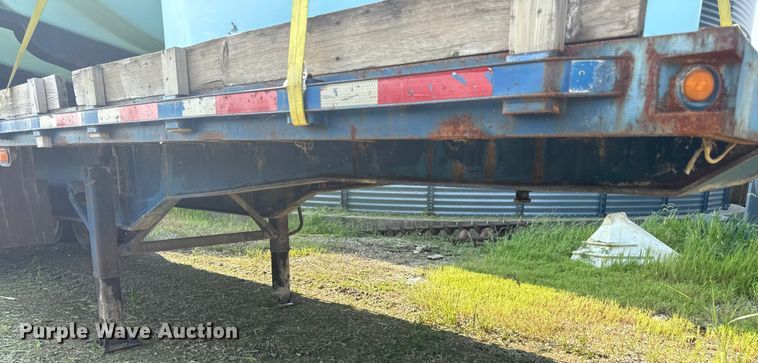 image for item ED4410 2000 TRAILERS flatbed trailer