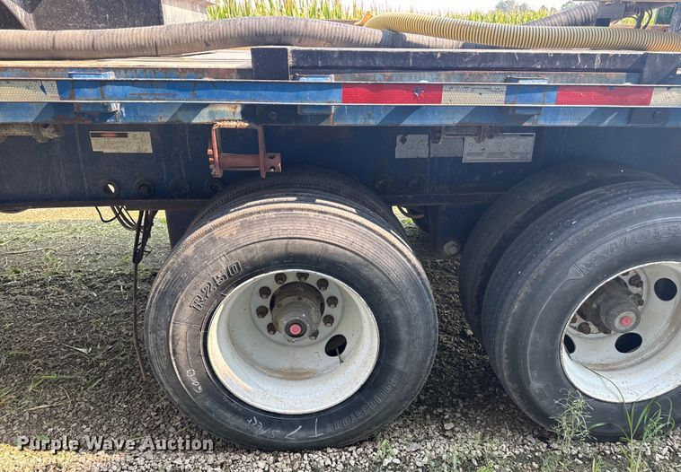 image for item ED4410 2000 TRAILERS flatbed trailer