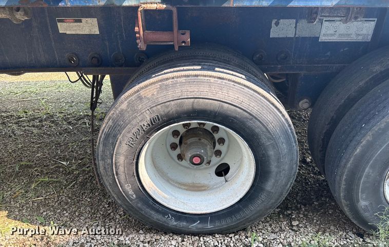 image for item ED4410 2000 TRAILERS flatbed trailer