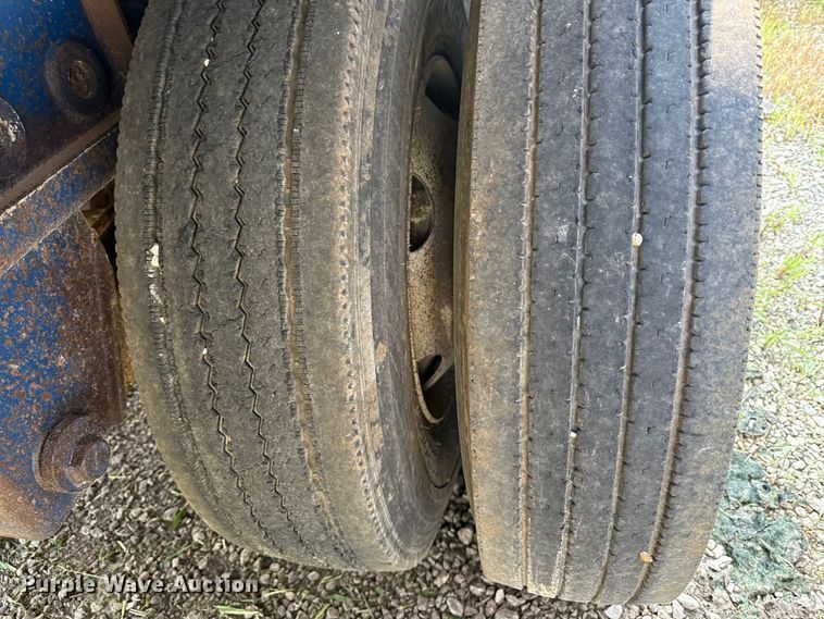 image for item ED4410 2000 TRAILERS flatbed trailer