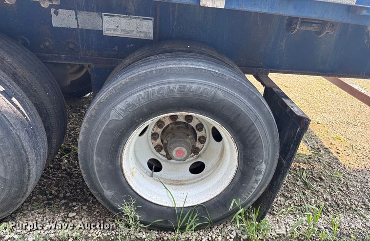 image for item ED4410 2000 TRAILERS flatbed trailer