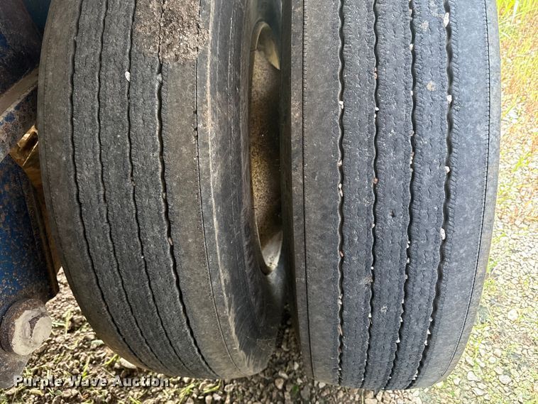 image for item ED4410 2000 TRAILERS flatbed trailer