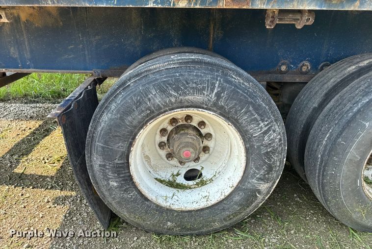 image for item ED4410 2000 TRAILERS flatbed trailer