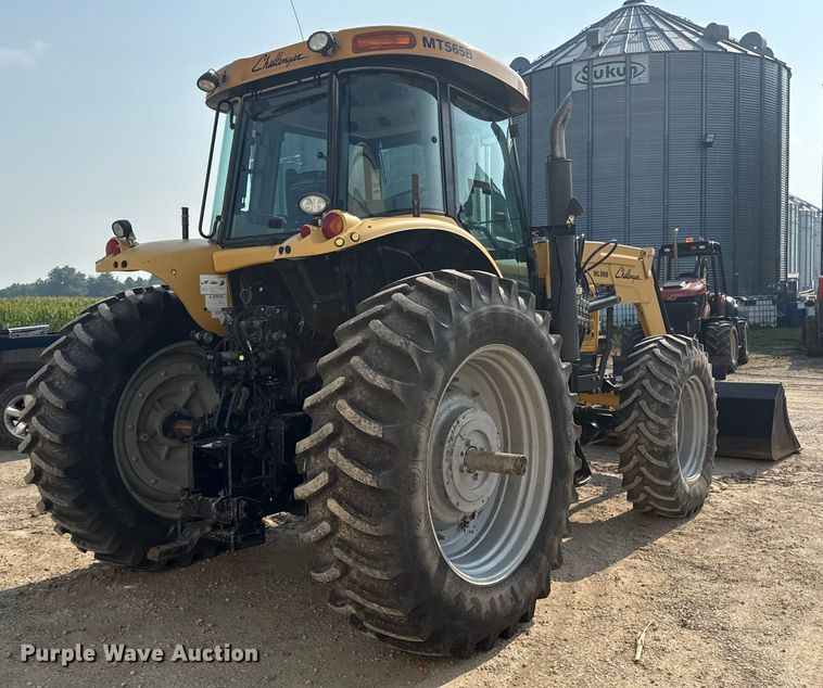 image for item ED4412 Challenger MT565B MFWD tractor