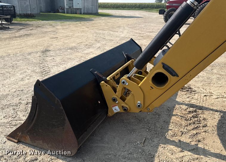 image for item ED4412 Challenger MT565B MFWD tractor