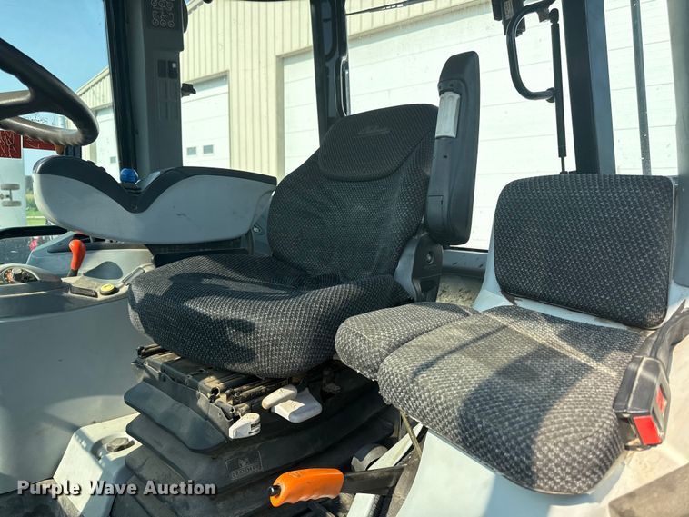 image for item ED4412 Challenger MT565B MFWD tractor