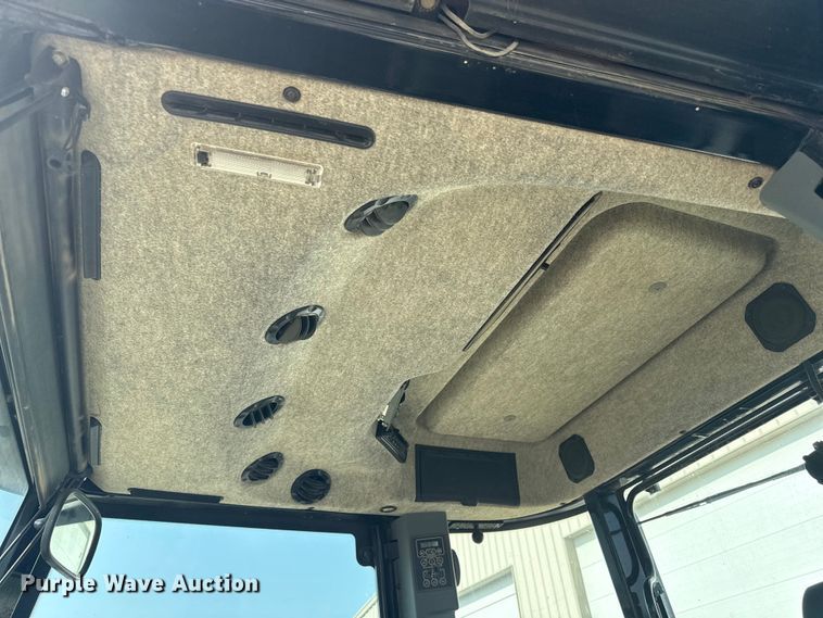 image for item ED4412 Challenger MT565B MFWD tractor