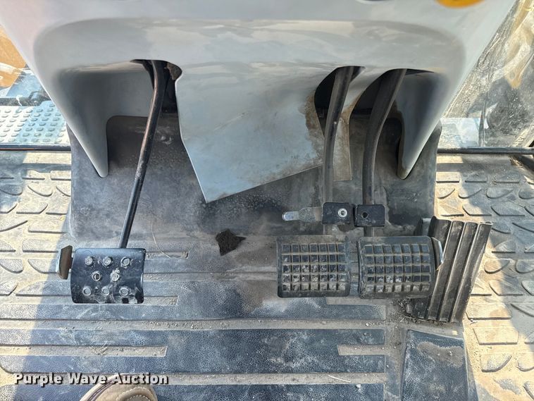 image for item ED4412 Challenger MT565B MFWD tractor