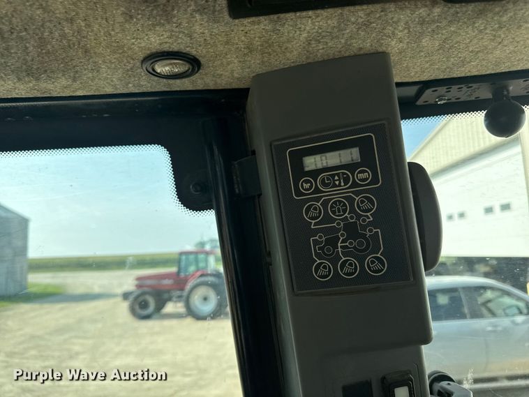 image for item ED4412 Challenger MT565B MFWD tractor