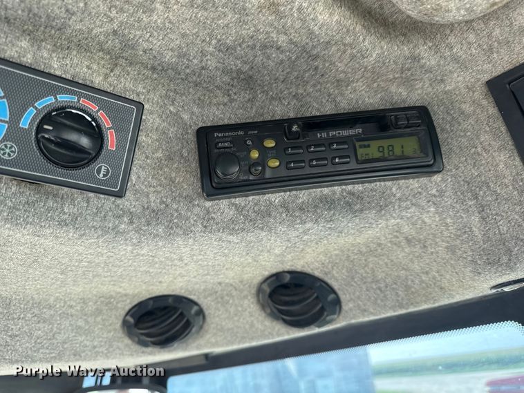 image for item ED4412 Challenger MT565B MFWD tractor