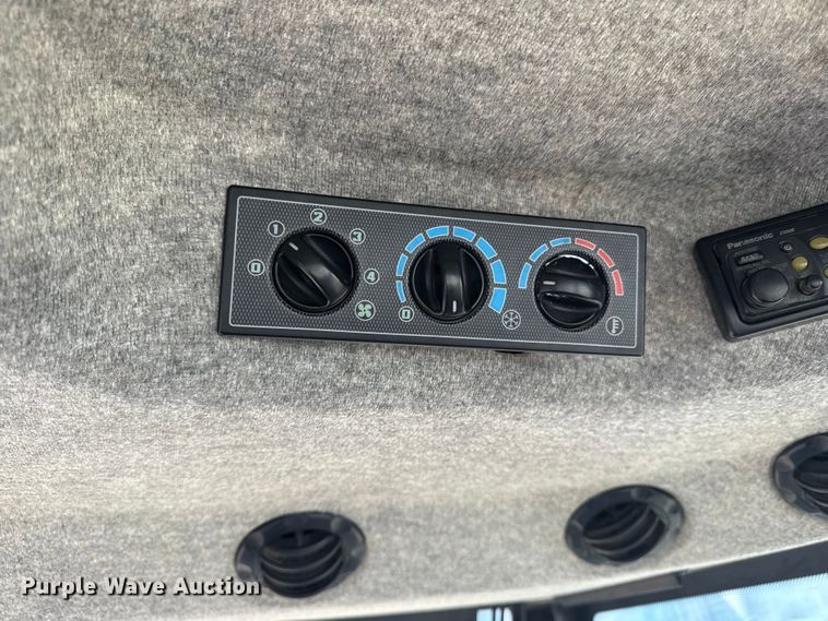 image for item ED4412 Challenger MT565B MFWD tractor