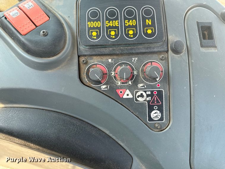 image for item ED4412 Challenger MT565B MFWD tractor