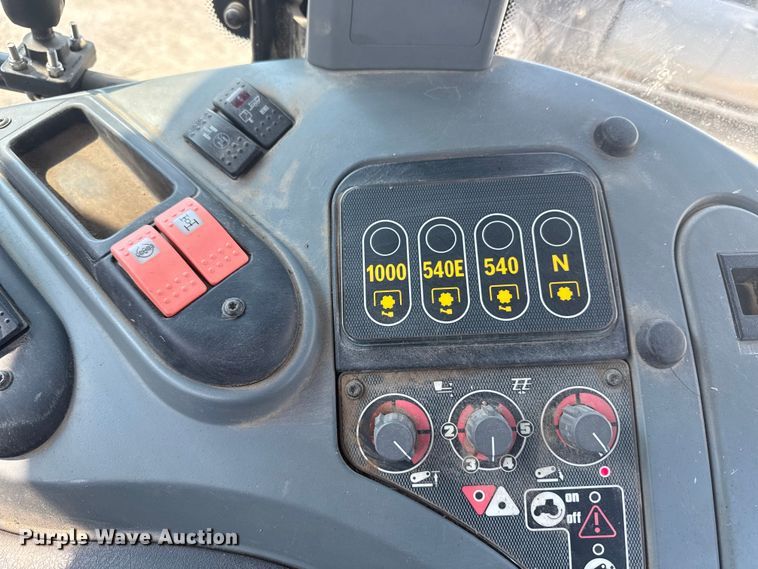 image for item ED4412 Challenger MT565B MFWD tractor