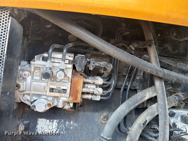 image for item ED4412 Challenger MT565B MFWD tractor