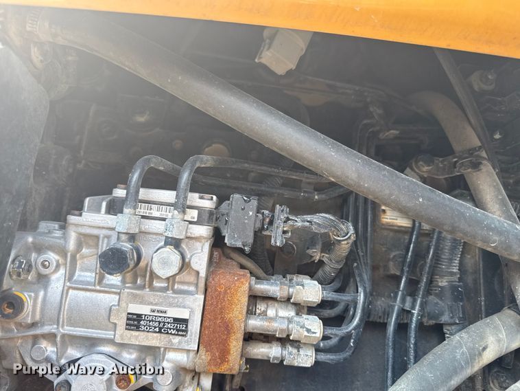 image for item ED4412 Challenger MT565B MFWD tractor