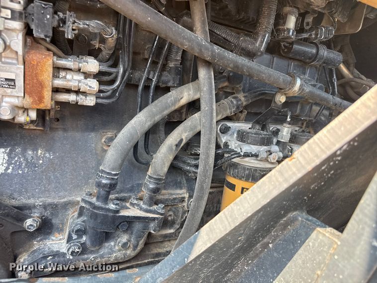 image for item ED4412 Challenger MT565B MFWD tractor