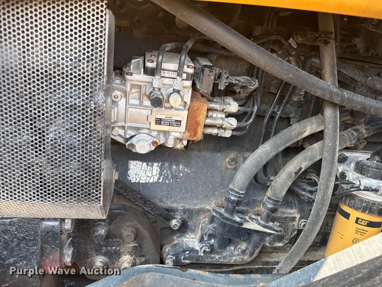 image for item ED4412 Challenger MT565B MFWD tractor