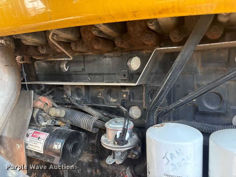 image for item ED4412 Challenger MT565B MFWD tractor